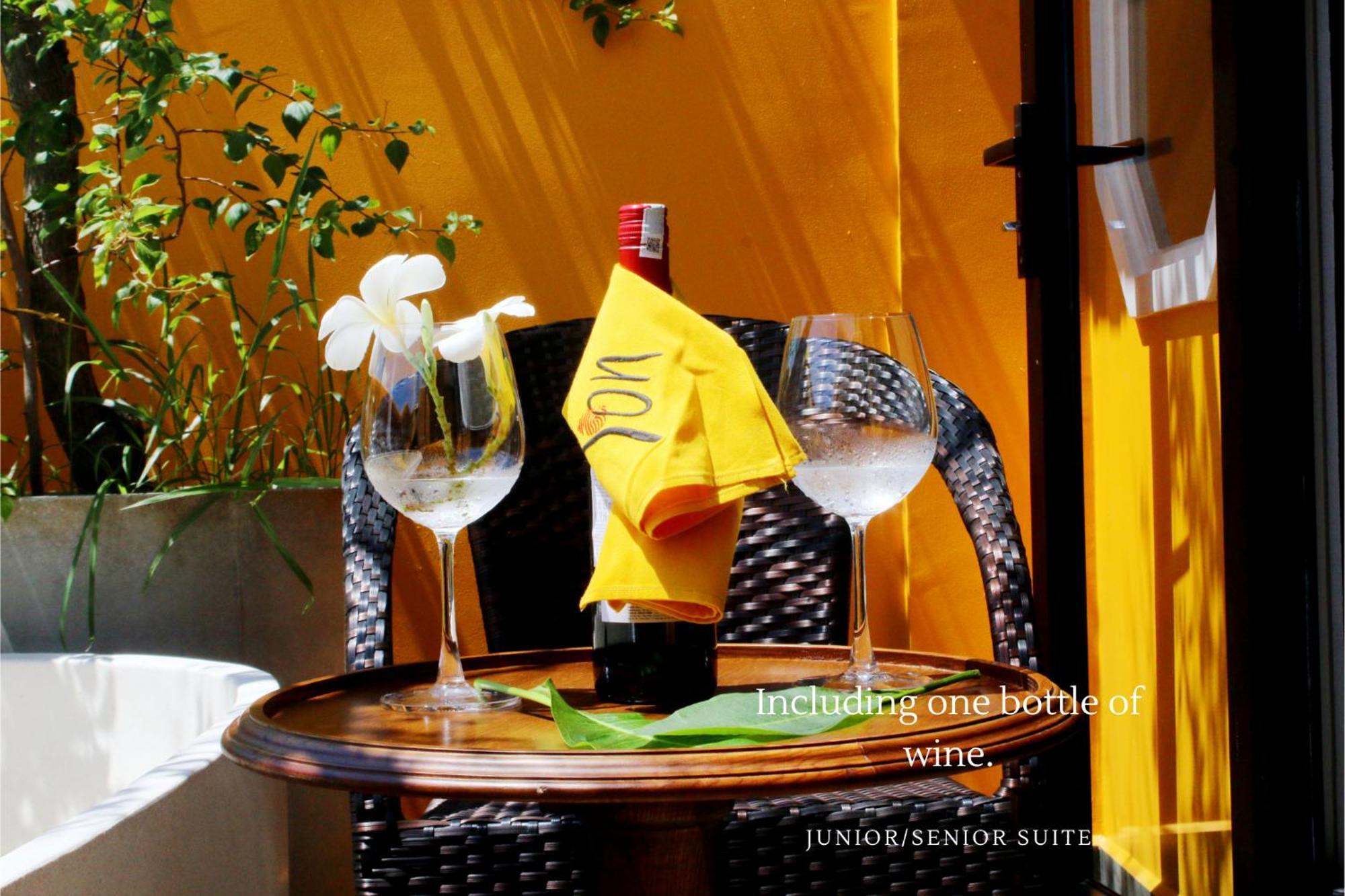 Son Hoi An Boutique Hotel & Spa Room photo Wine at the hotel
