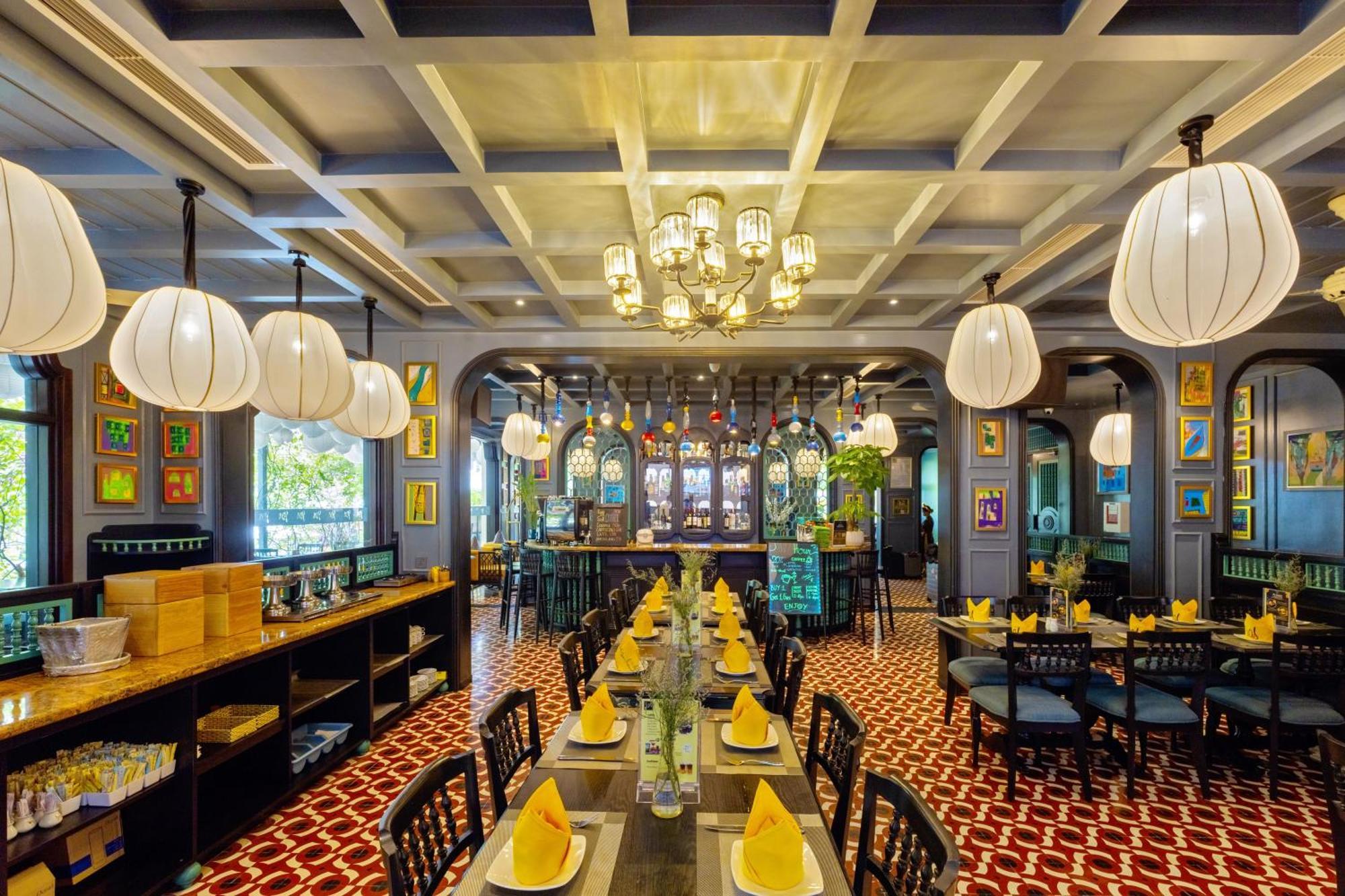 Son Hoi An Boutique Hotel & Spa Exterior photo The interior of the restaurant