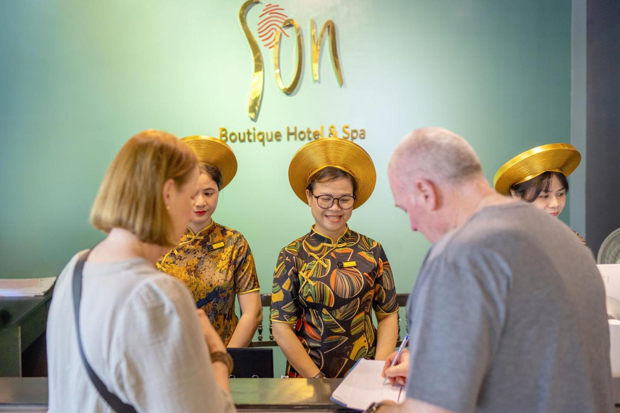 Son Hoi An Boutique Hotel & Spa Exterior photo Reception at the hotel