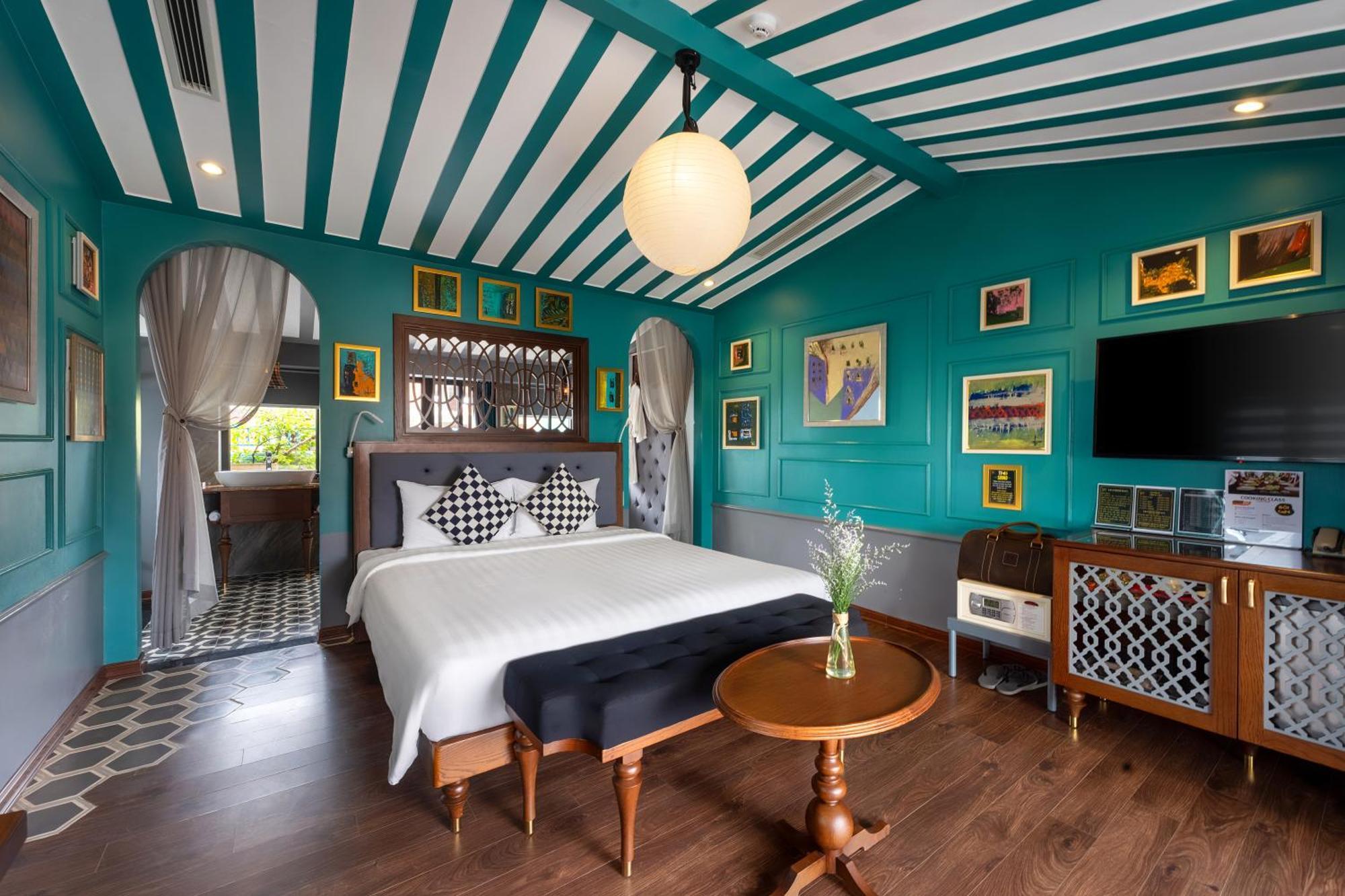Son Hoi An Boutique Hotel & Spa Exterior photo A bedroom at the hotel