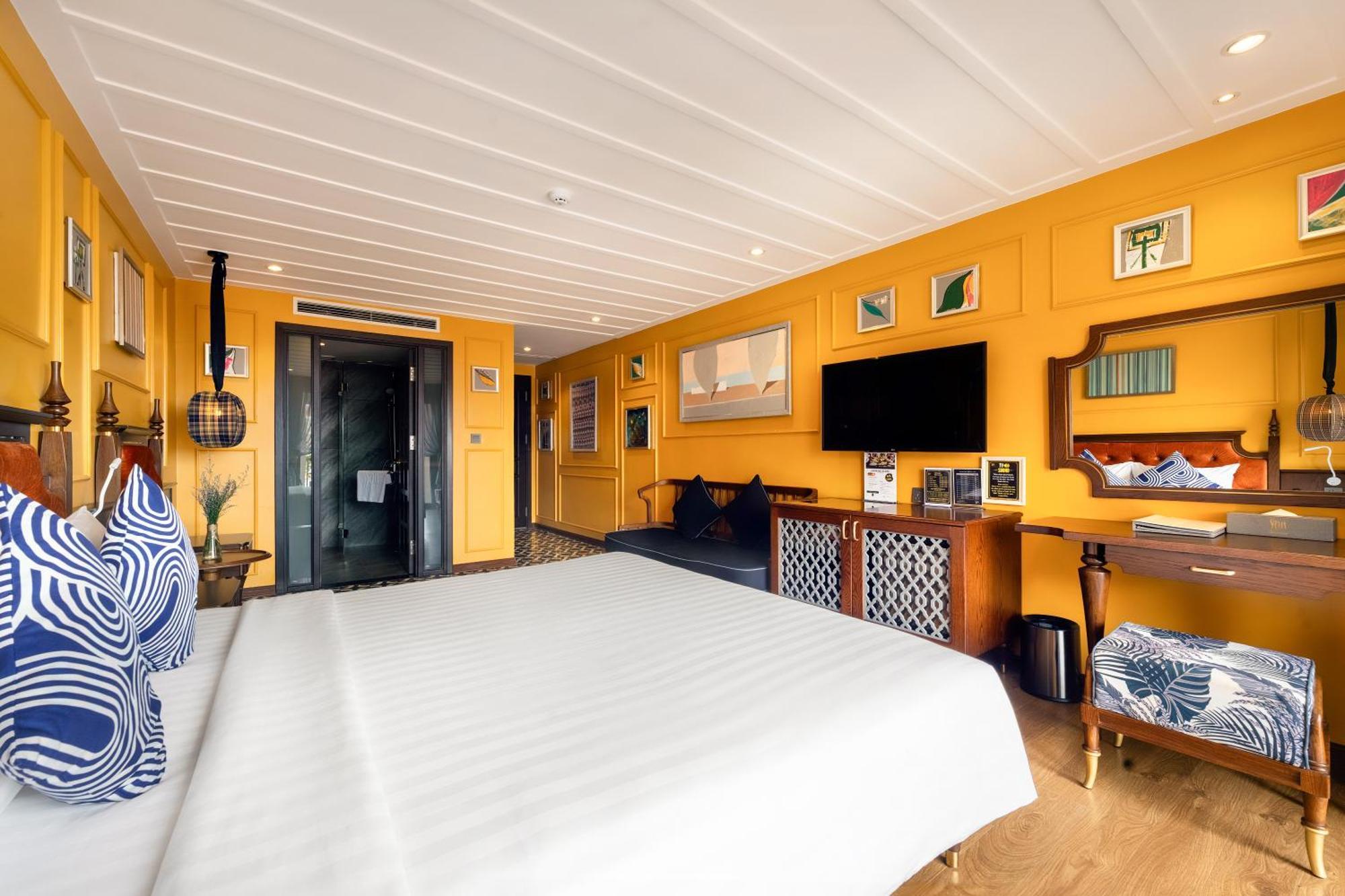 Son Hoi An Boutique Hotel & Spa Exterior photo A room at the hotel